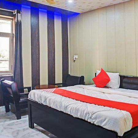 מלון Dhāmpur Oyo 62241 Swastik Garden מראה חיצוני תמונה
