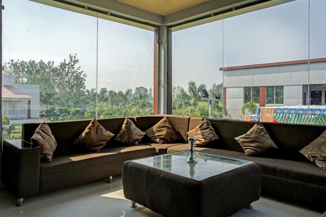 מלון Dhāmpur Oyo 62241 Swastik Garden מראה חיצוני תמונה